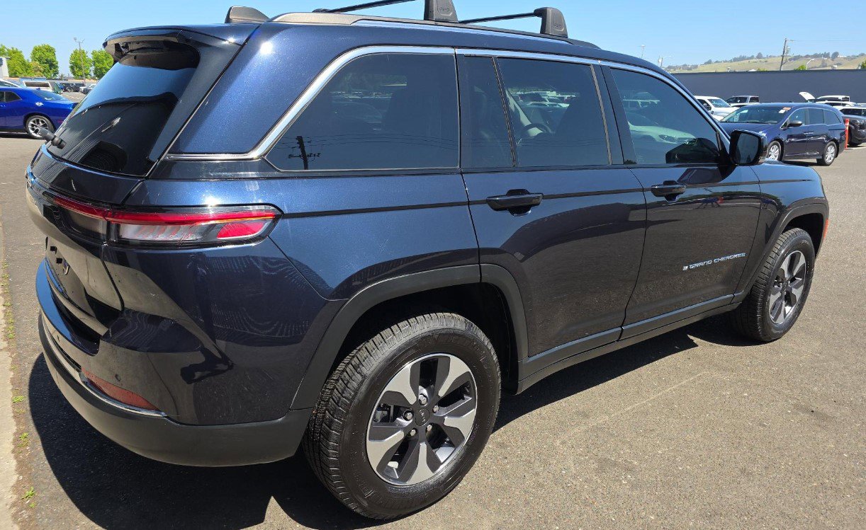 Used 2022 Jeep Grand Cherokee Limited 4xe AWD/4WD image 4