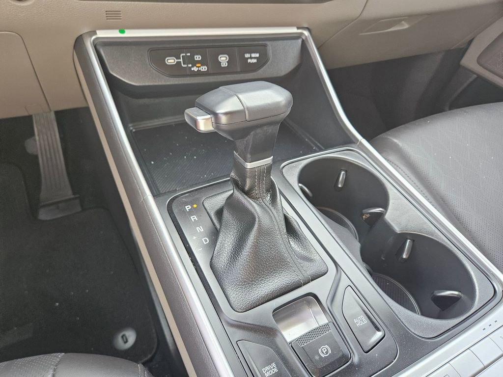 Used 2025 Kia Carnival image 29