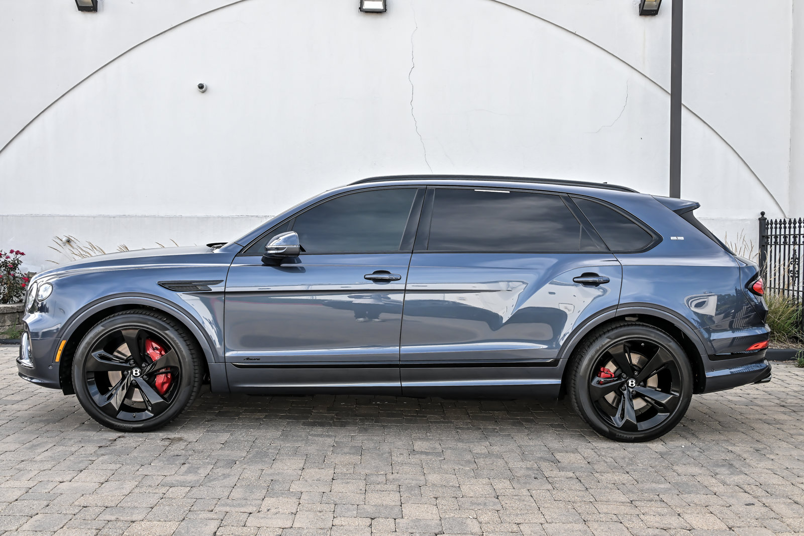 Certified 2023 Bentley Bentayga Extended Wheelbase AWD/4WD image 10