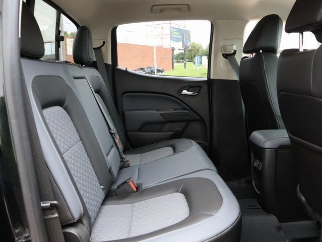 Used 2019 Chevrolet Colorado Z71 w/ Z71 Midnight Edition AWD/4WD image 12