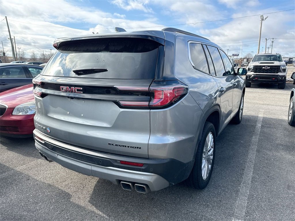 Used 2024 GMC Acadia Elevation w/ Luxury Package image 3