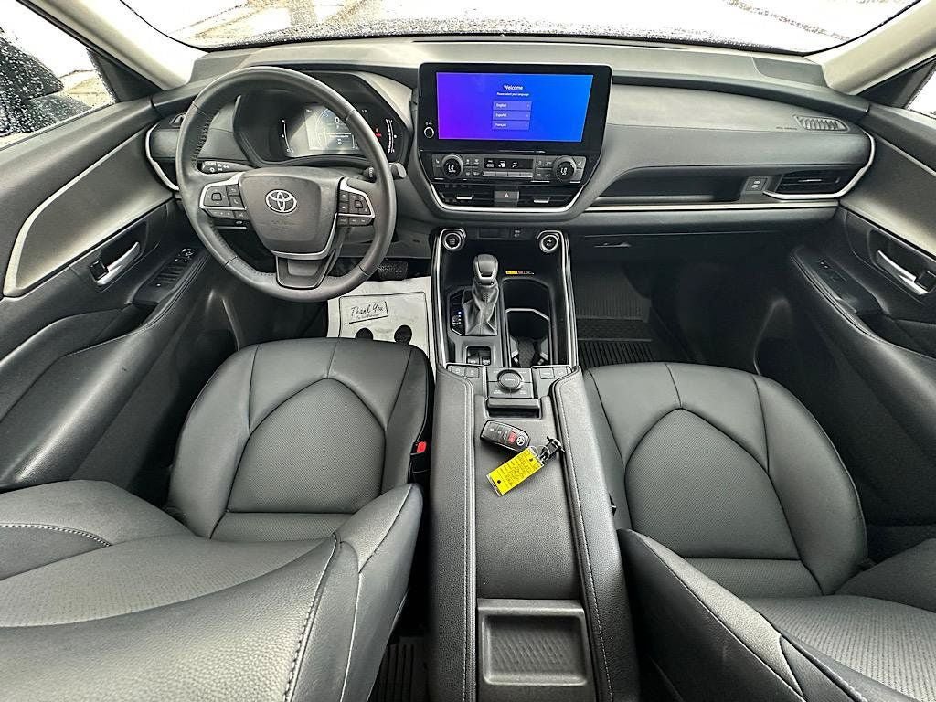 Certified 2024 Toyota Grand Highlander AWD image 16