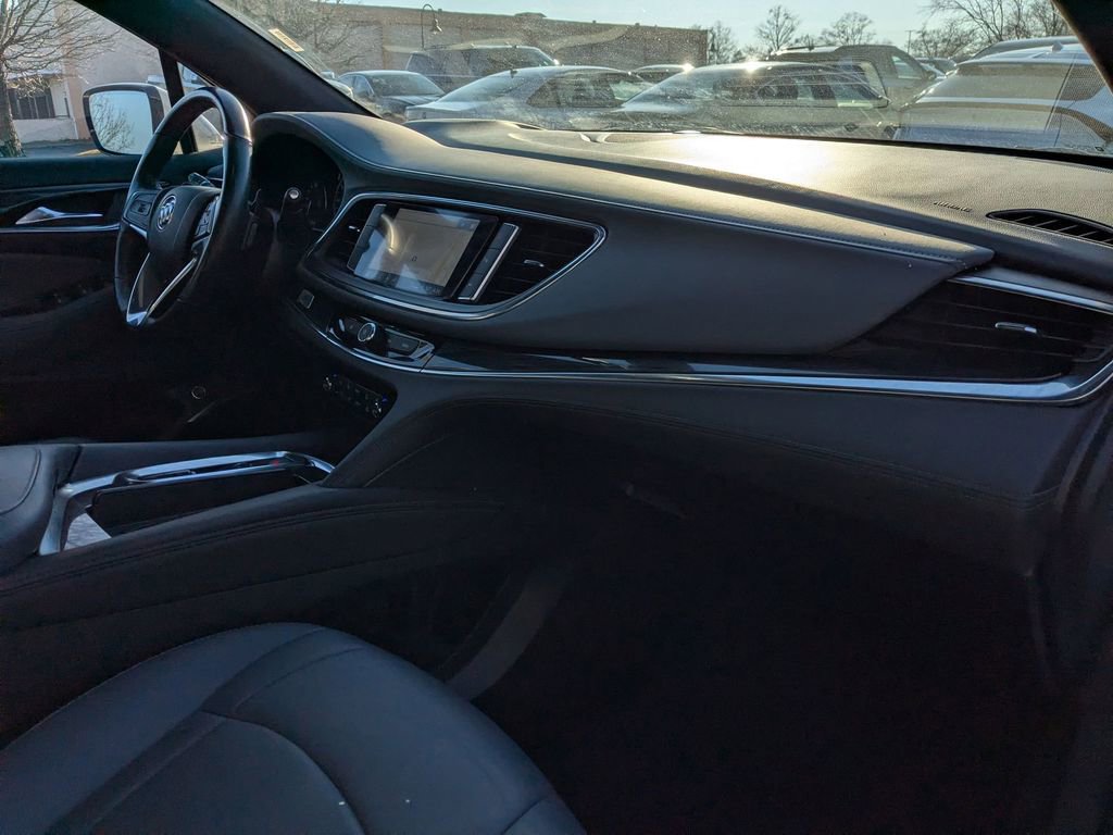 Used 2024 Buick Enclave Premium image 34
