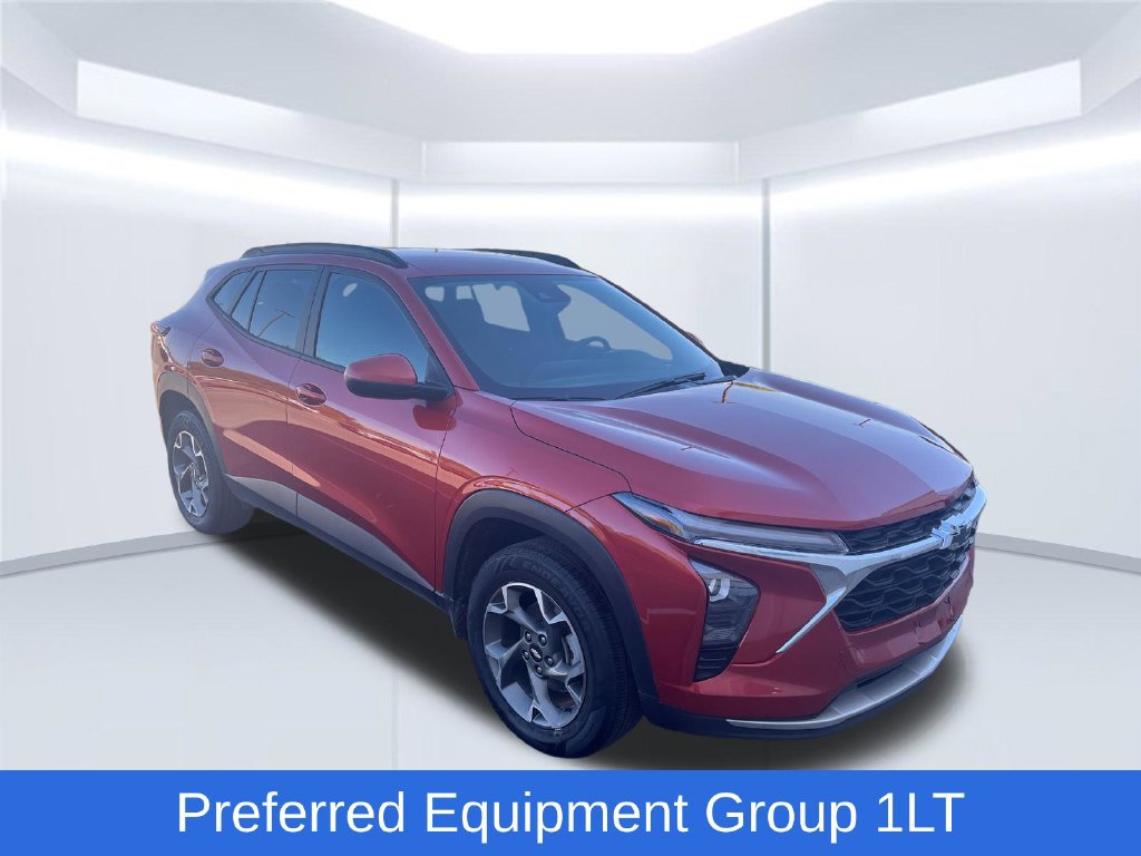 Used 2024 Chevrolet Trax LT w/ Driver Confidence Package FWD image 9
