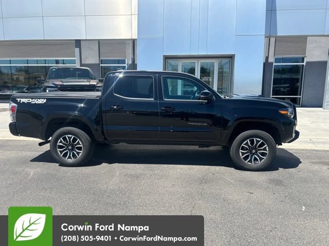 Used 2021 Toyota Tacoma TRD Sport w/ TRD Premium Sport Package AWD/4WD image 3