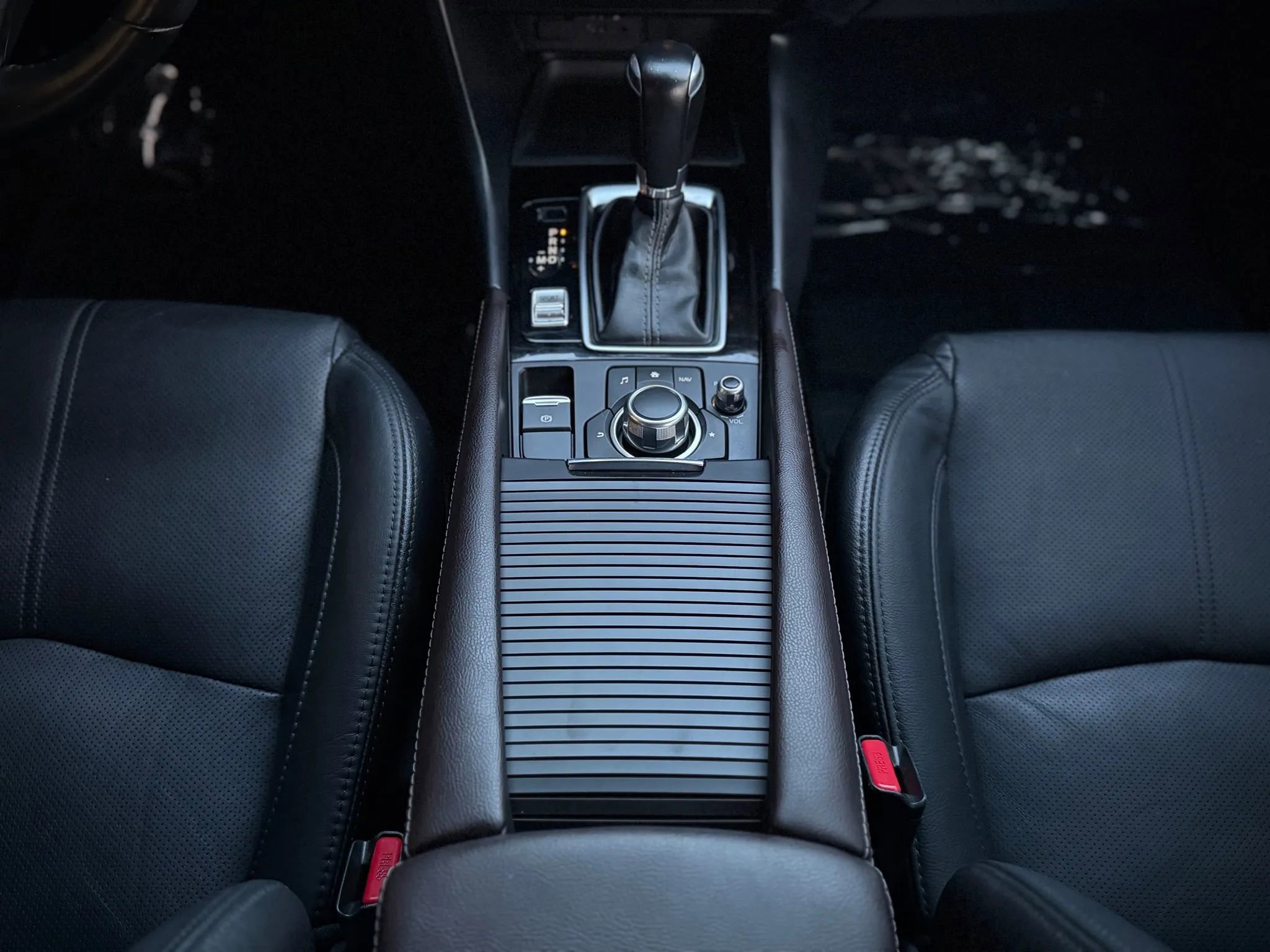 Used 2018 MAZDA MAZDA3 Grand Touring w/ Premium Equipment Package image 20