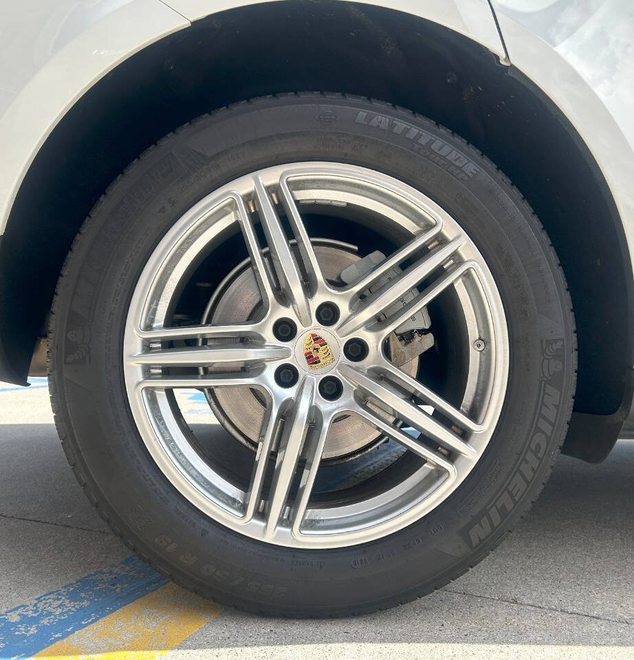 Used 2017 Porsche Macan S image 44