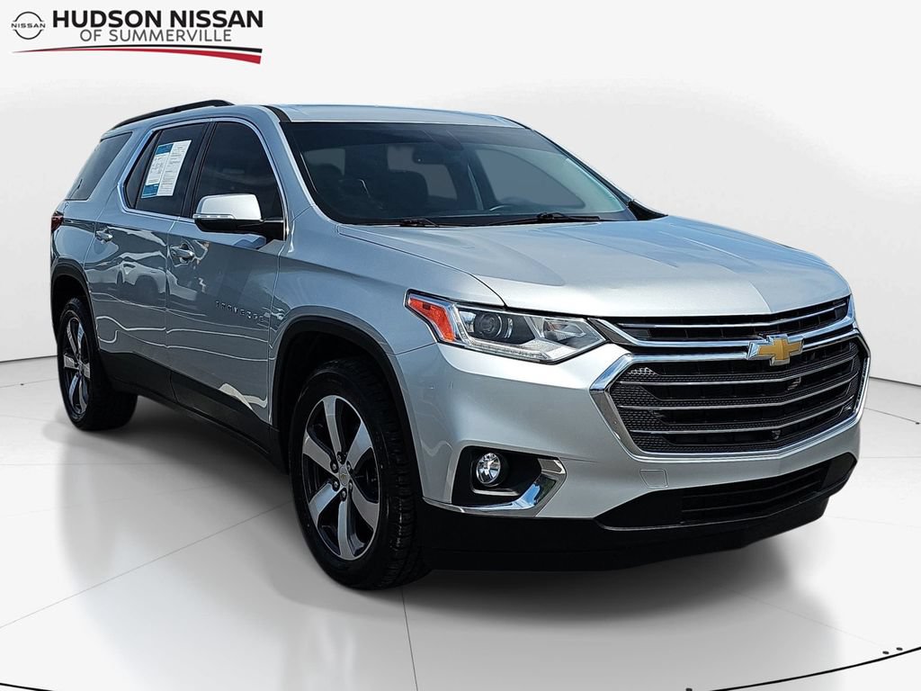 Used 2021 Chevrolet Traverse LT w/ LT Premium Package FWD image 1