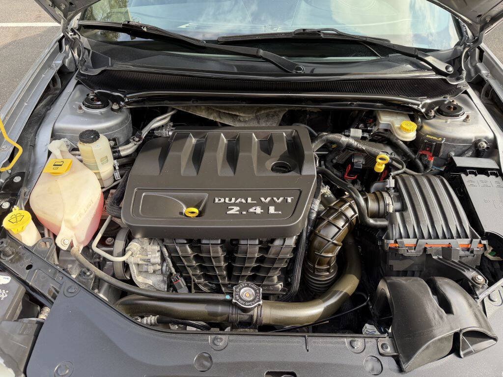 Used 2014 Dodge Avenger SE w/ Rallye Appearance Group FWD image 20