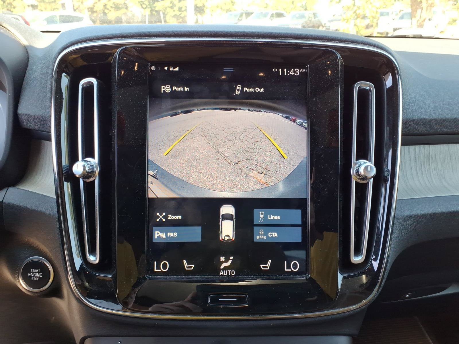 Used 2019 Volvo XC40 T4 Inscription FWD image 12