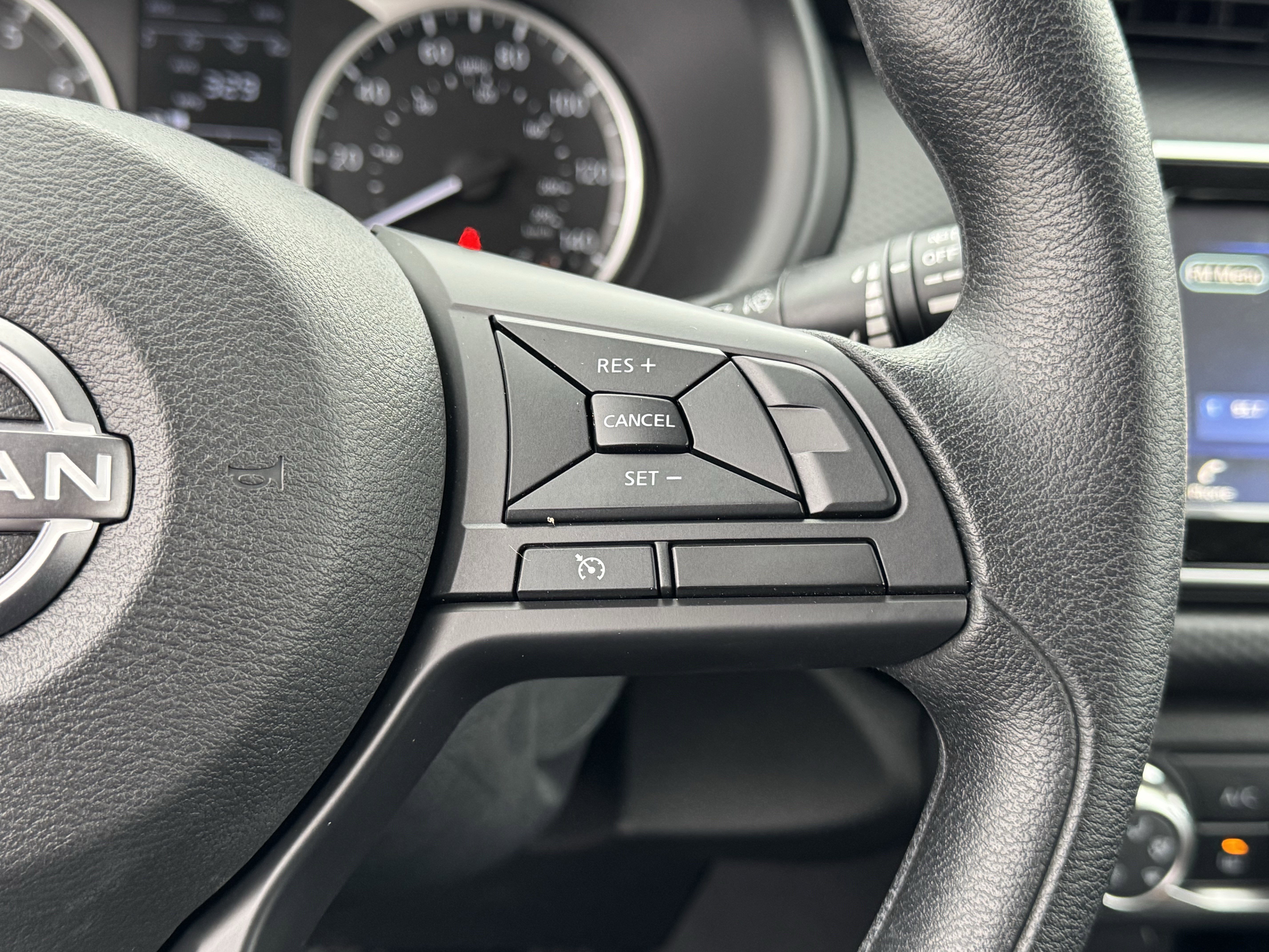 Used 2025 Nissan Kicks Play S image 28