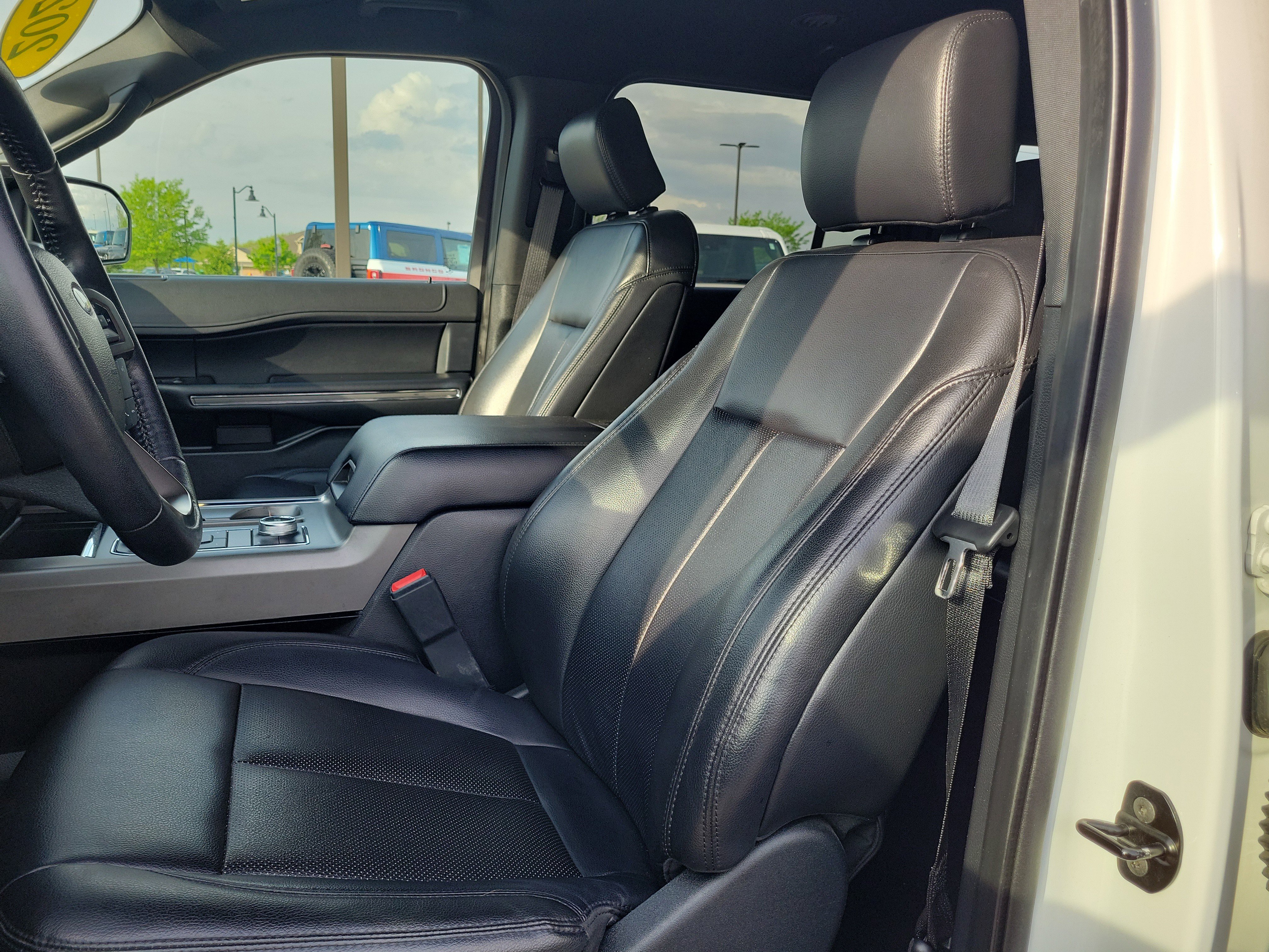 Used 2020 Ford Expedition XLT w/ Equipment Group 201A AWD/4WD image 19