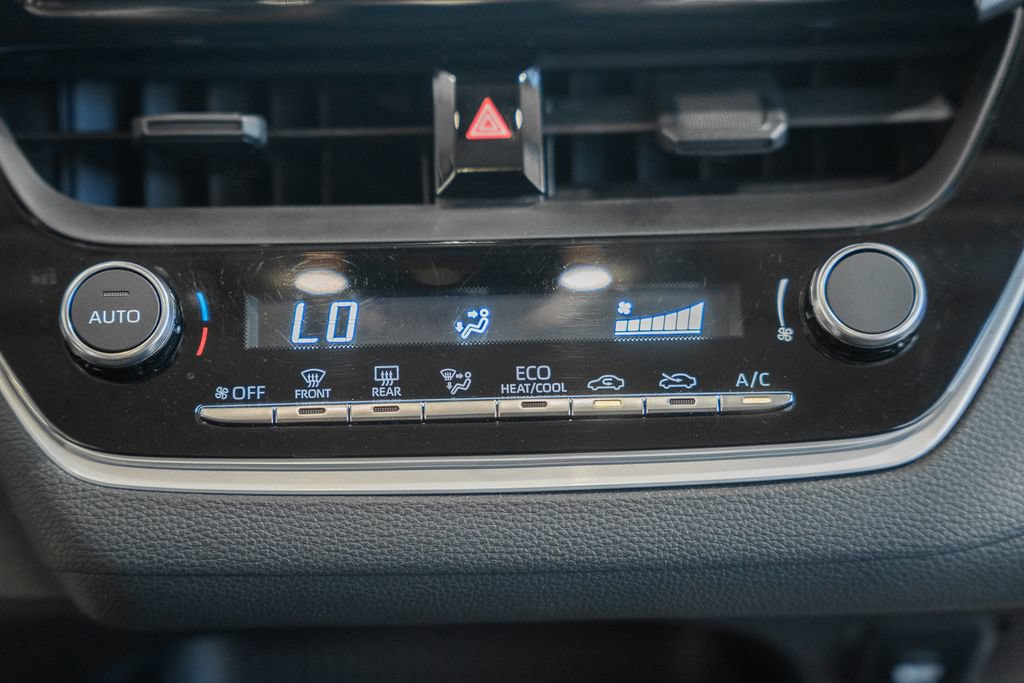Used 2025 Toyota Corolla LE FWD image 20