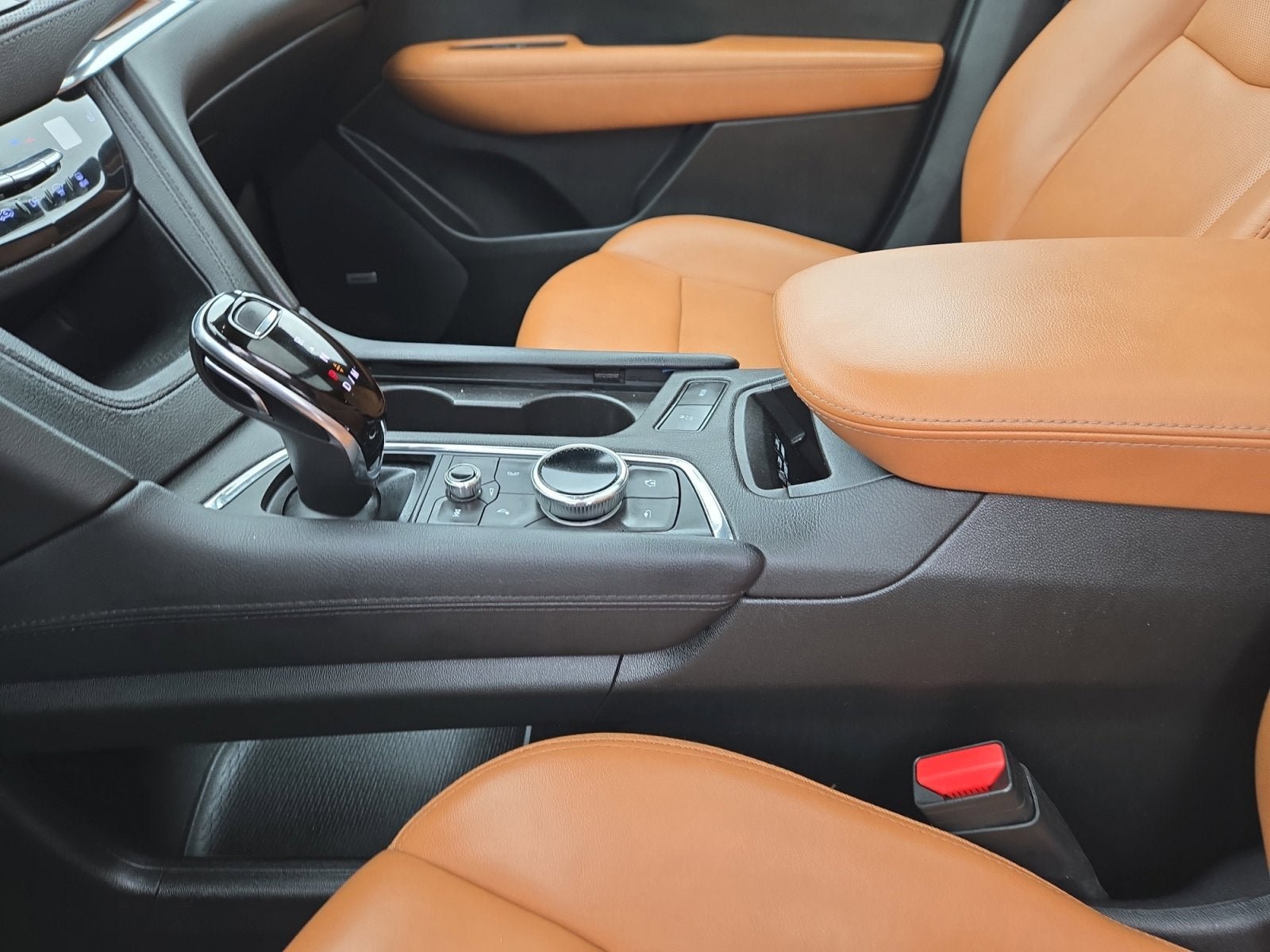 Used 2020 Cadillac XT5 Premium Luxury w/ LPO, Floor Liner Package image 22