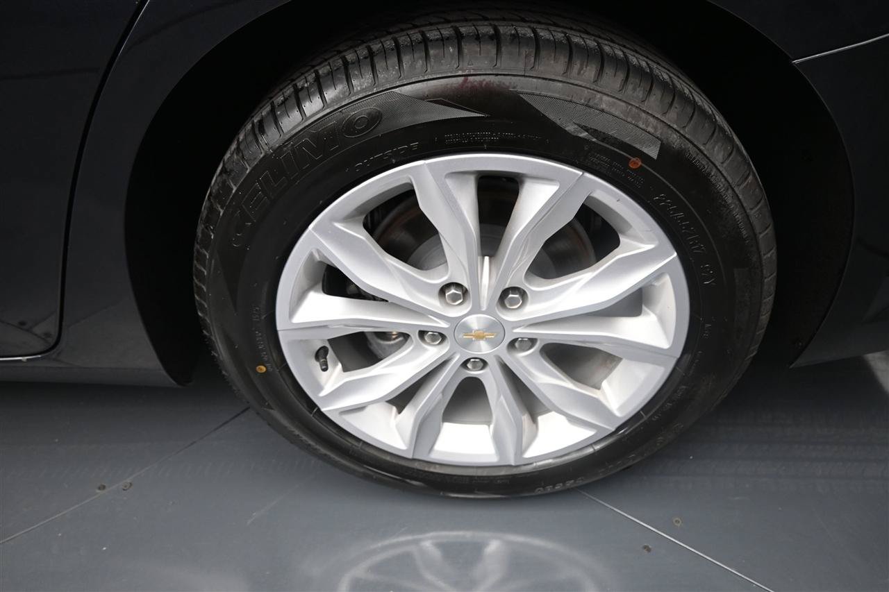 Used 2023 Chevrolet Malibu LT FWD image 18