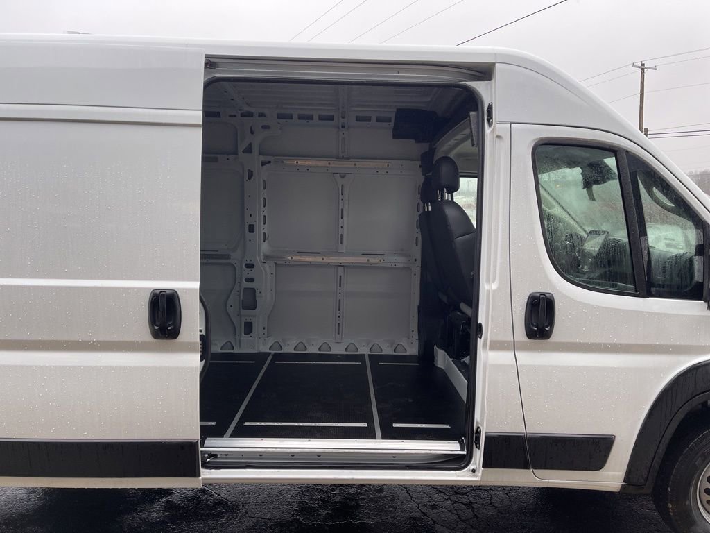 New 2025 RAM ProMaster 3500 w/ Premium Convenience Group FWD image 6