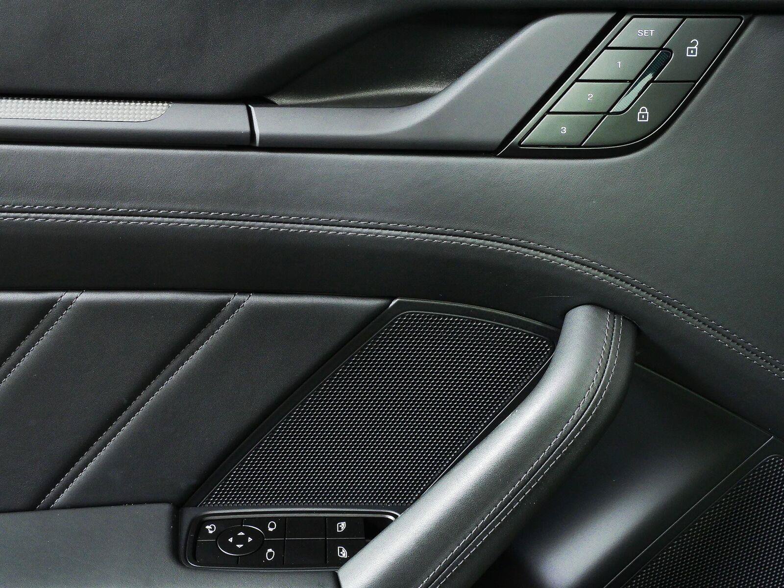 New 2026 Porsche 911 Carrera GTS RWD image 5