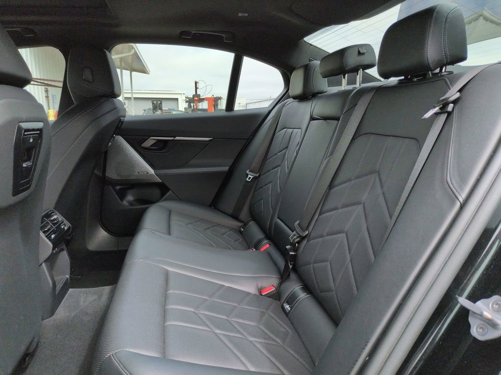 Used 2025 BMW 530i image 35