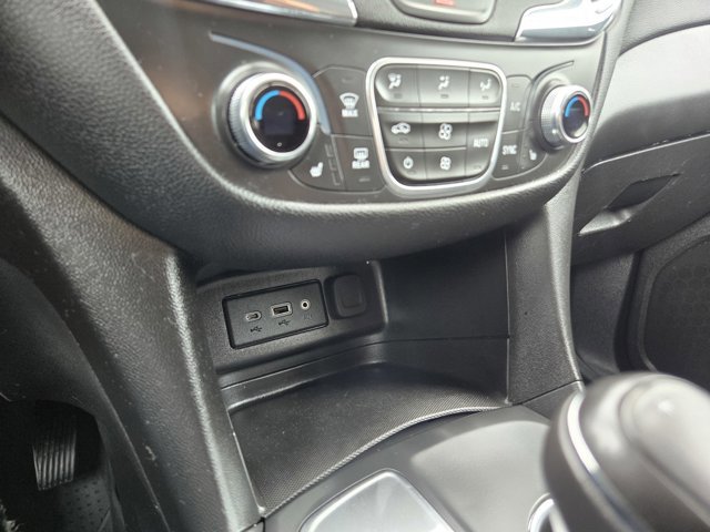 Used 2019 Chevrolet Equinox LT image 11