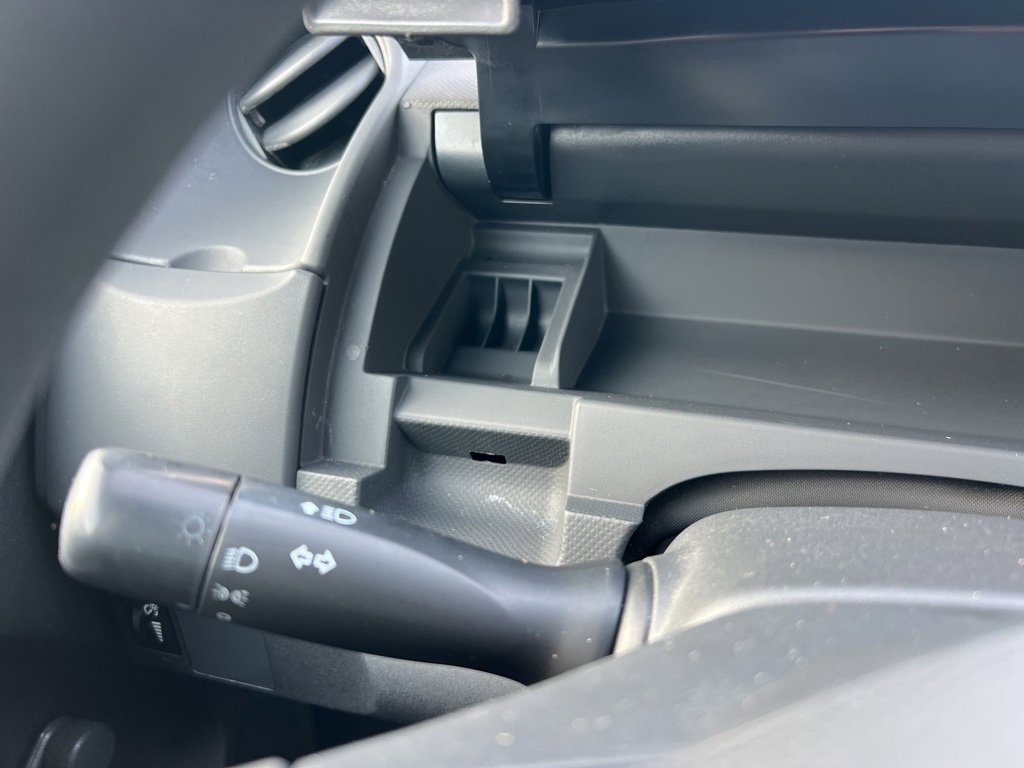 Used 2010 Toyota Yaris 2-Door Hatchback image 26