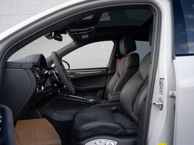 New 2026 Porsche Macan GTS image 17
