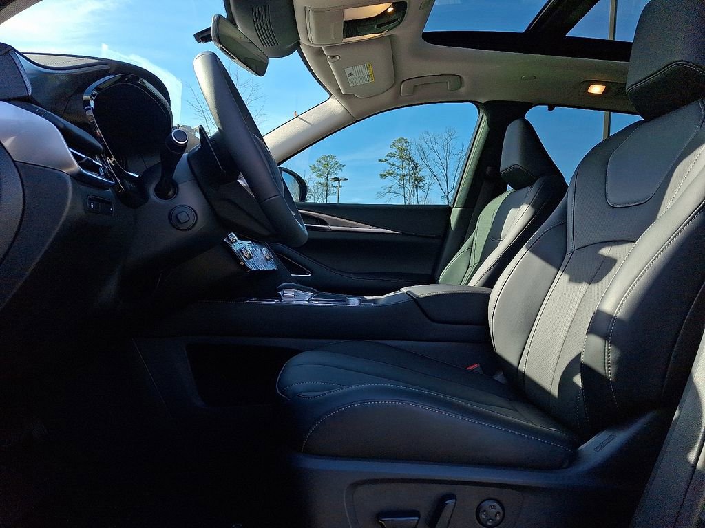 New 2026 INFINITI QX60 Luxe image 9
