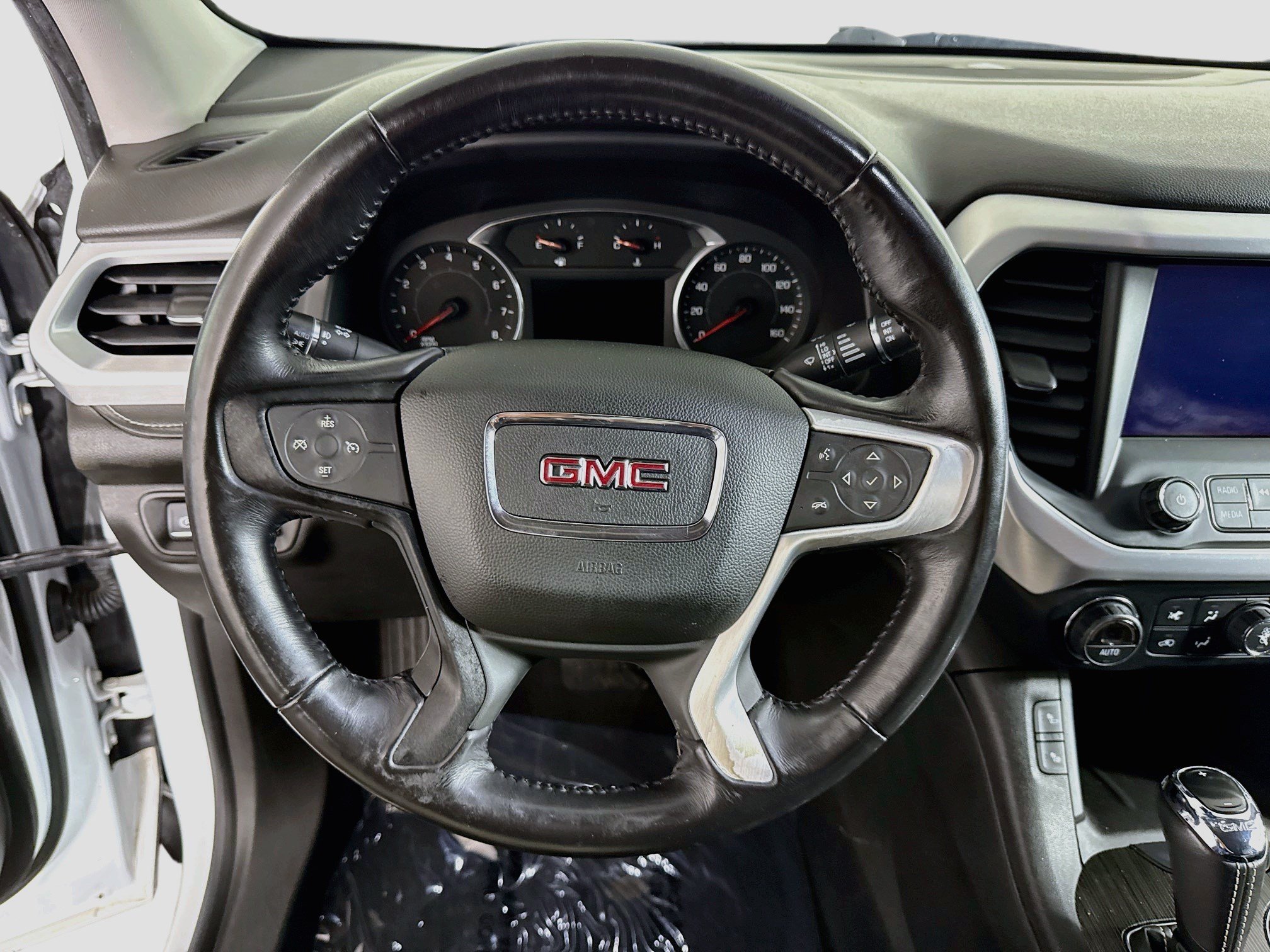 Used 2017 GMC Acadia SLT FWD image 17