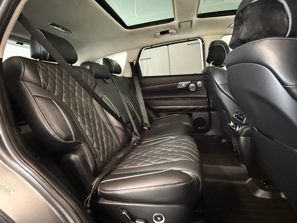 Used 2022 Genesis GV80 3.5T w/ Prestige Matte Package 08 image 24