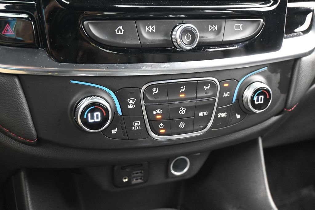 Used 2023 Chevrolet Traverse RS FWD image 26