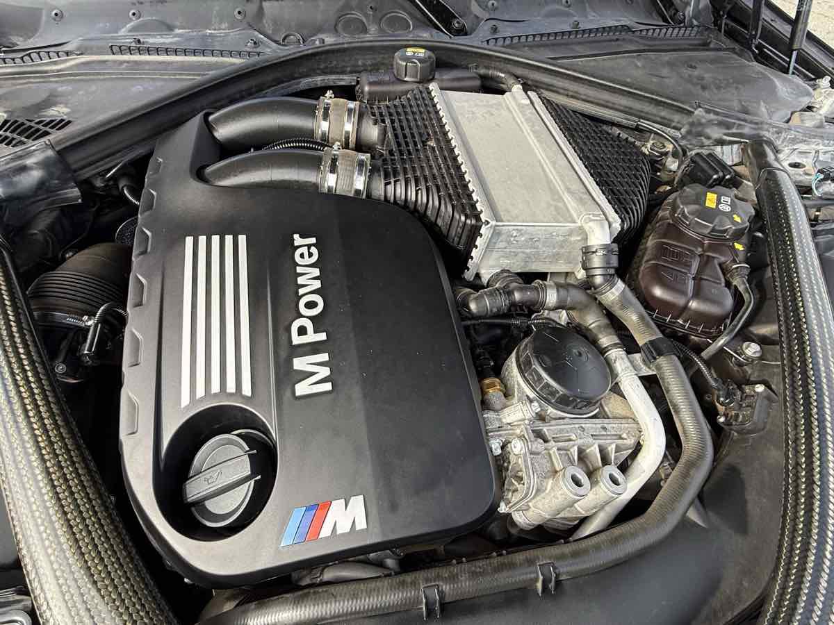 Used 2018 BMW M4 Convertible w/ Competition Package image 24