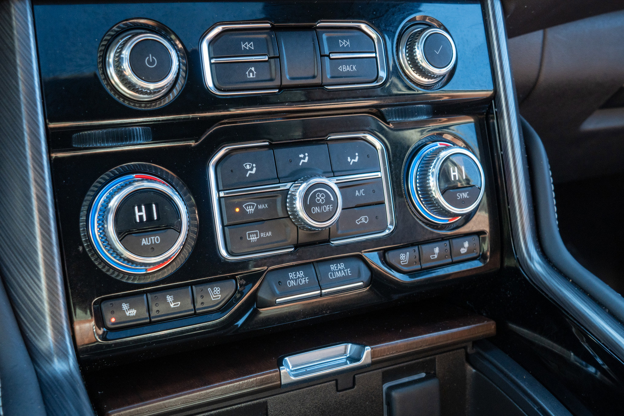 Used 2023 GMC Yukon Denali Ultimate image 14