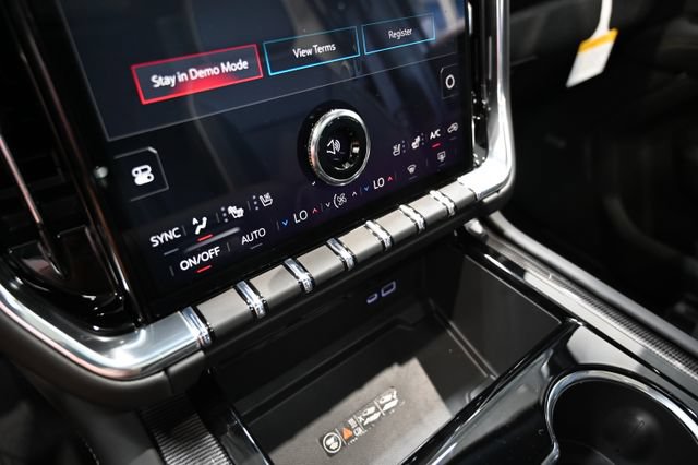 New 2026 GMC Yukon XL Elevation w/ Elevation Premium Package AWD/4WD image 19