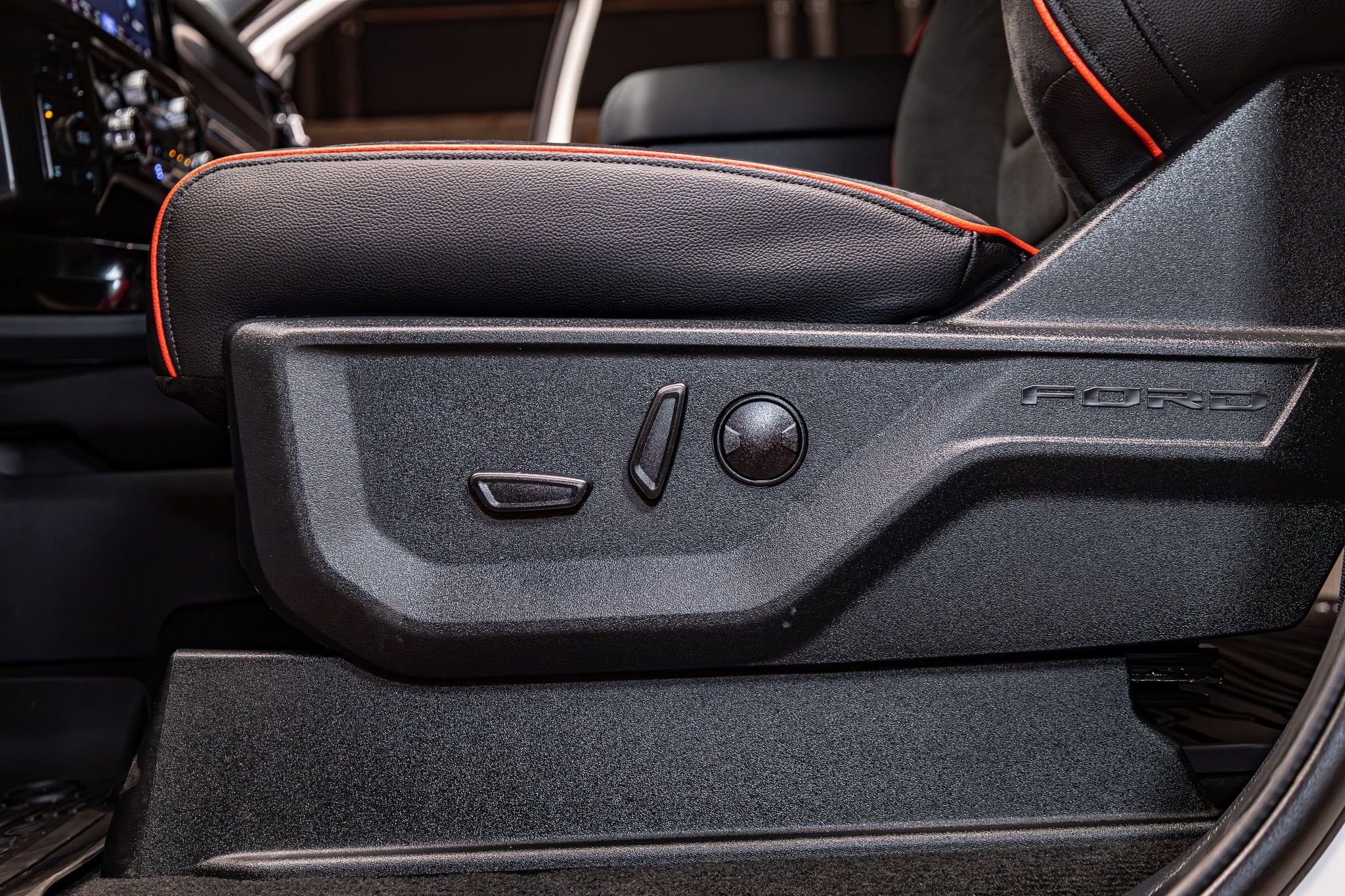 Used 2025 Ford F250 Lariat w/ Lariat Ultimate Package image 22