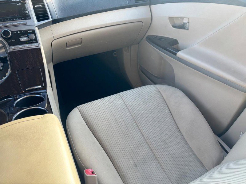 Used 2010 Toyota Venza AWD image 14