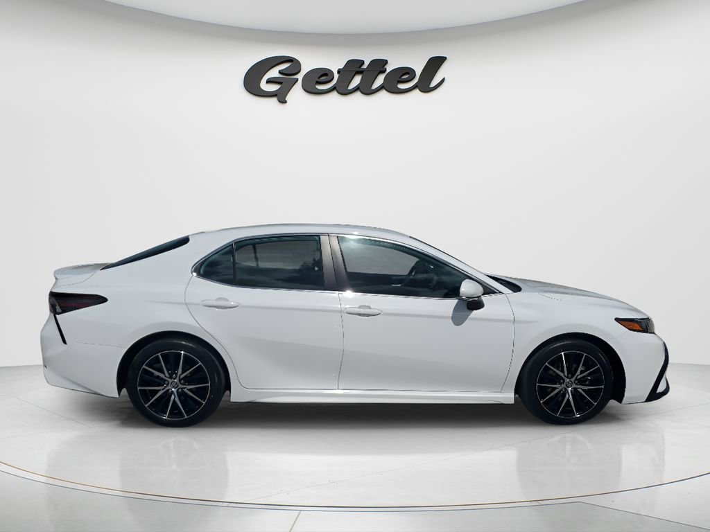 Certified 2023 Toyota Camry SE w/ Convenience Package image 3