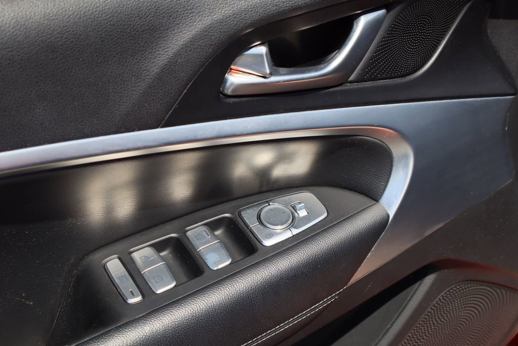 Used 2022 Genesis G70 2.0T image 18