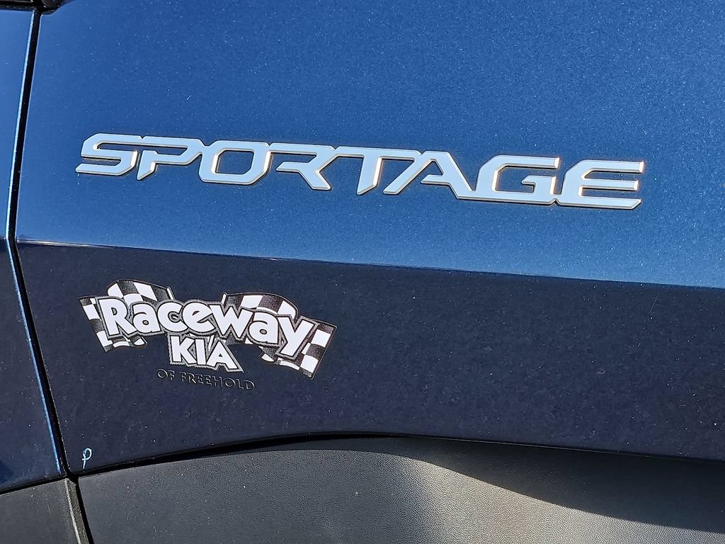 Used 2023 Kia Sportage EX AWD/4WD image 32