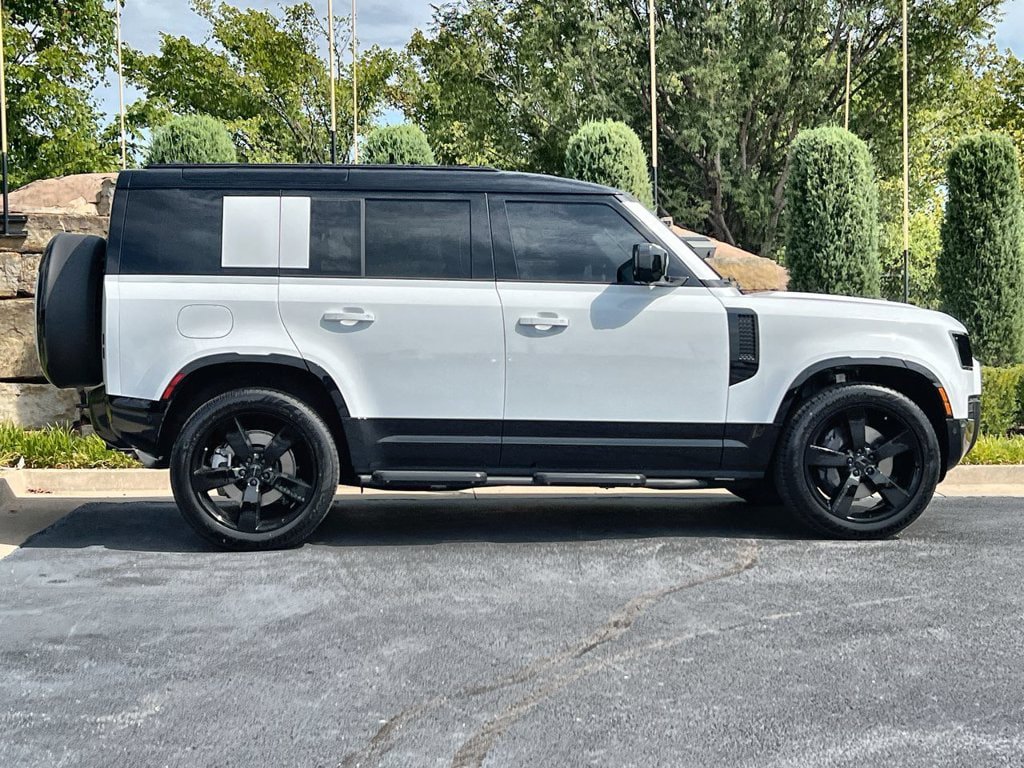 New 2026 Land Rover Defender 110 X-Dynamic SE AWD/4WD image 6