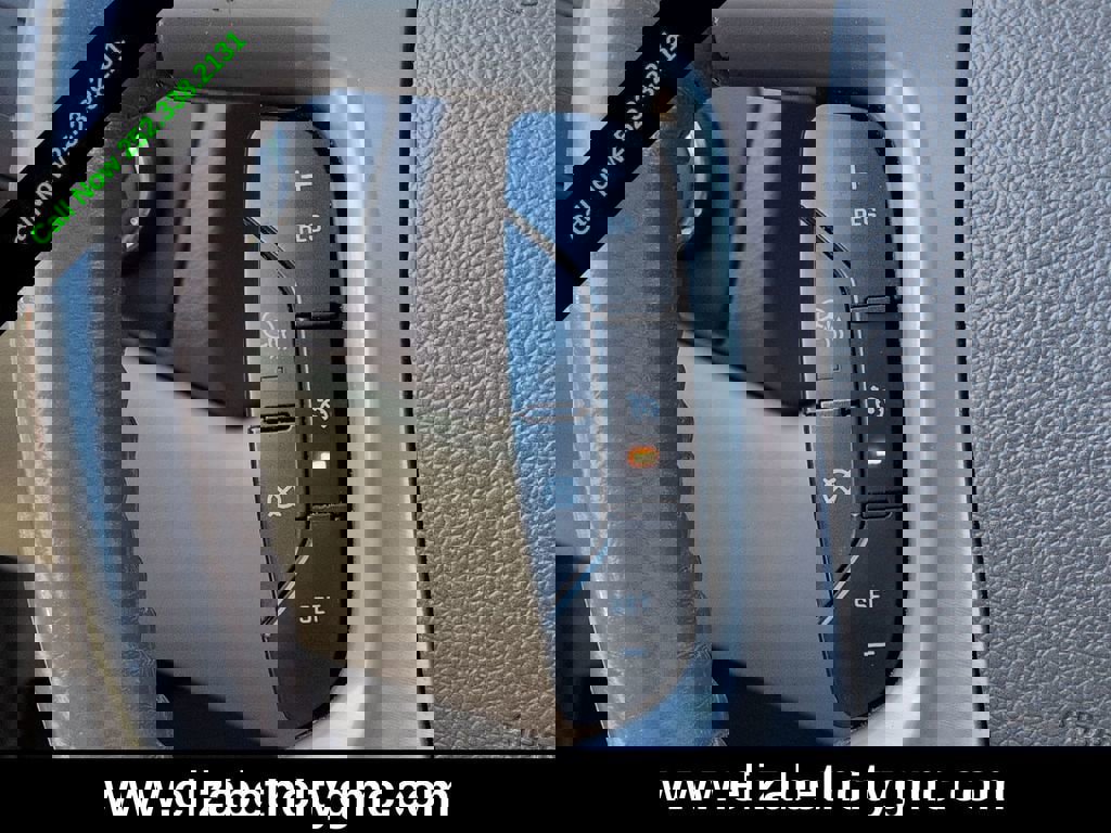 Used 2012 GMC Yukon XL SLT w/ SLT-2 Equipment Package AWD/4WD image 26