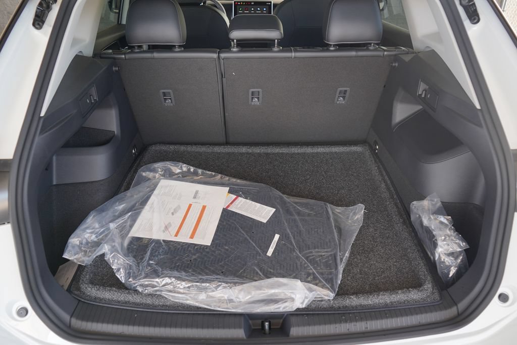 New 2026 Volkswagen Tiguan SE FWD image 13