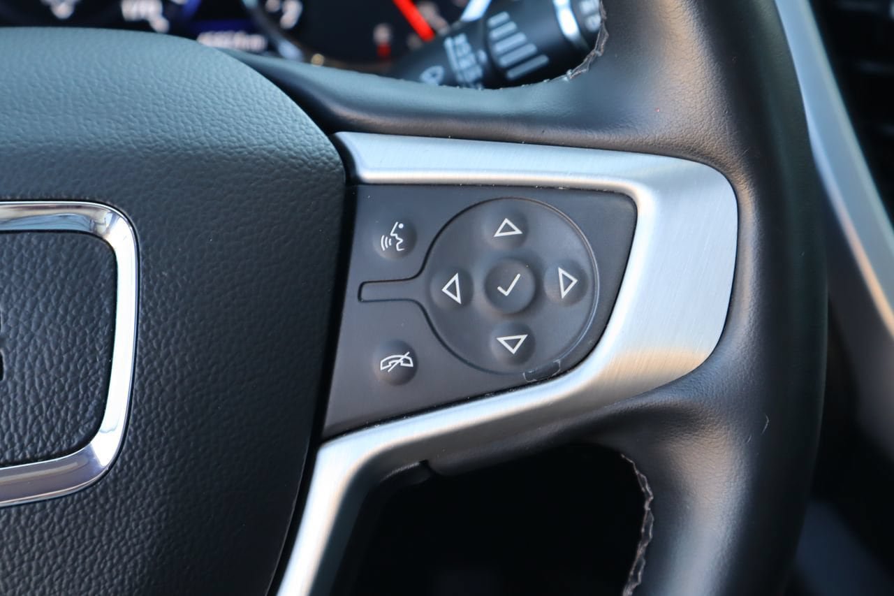 Used 2023 GMC Acadia SLT w/ Elevation Edition FWD image 15