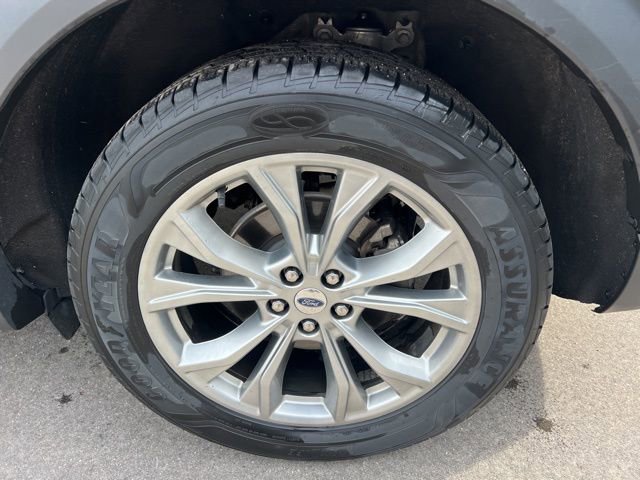 Used 2020 Ford Explorer XLT w/ Equipment Group 202A AWD/4WD image 9