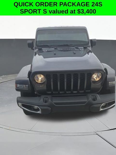 Used 2022 Jeep Gladiator Sport image 2