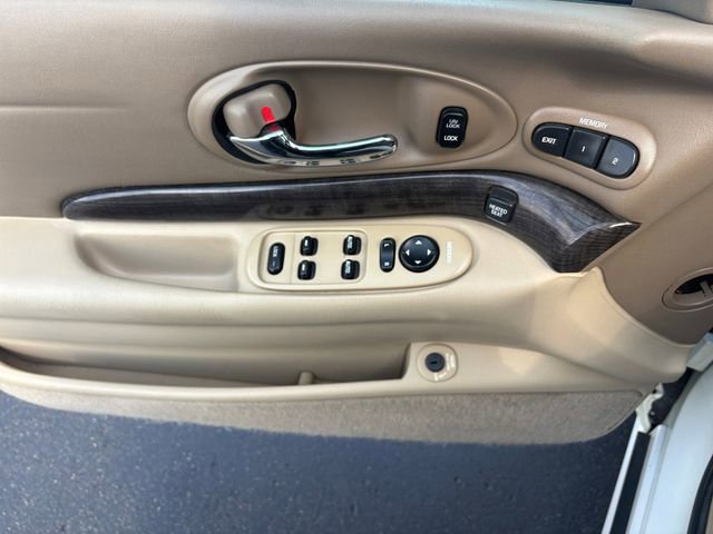 Used 2004 Buick Le Sabre Limited w/ Celebration Edition Package FWD image 18