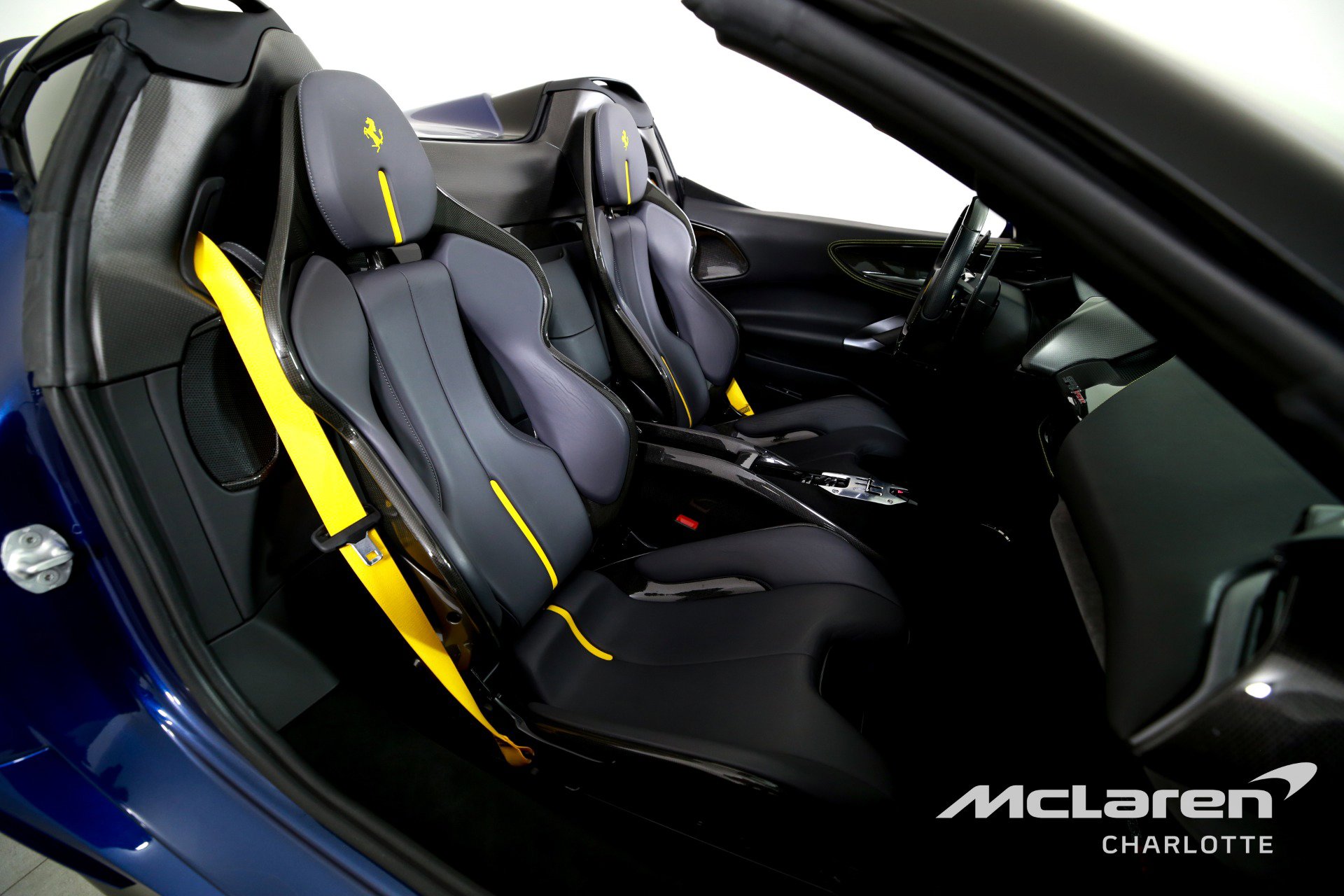 Used 2022 Ferrari SF90 Spider image 19