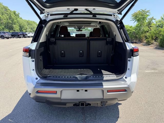 New 2026 Nissan Pathfinder Platinum w/ Accent Package AWD/4WD image 12