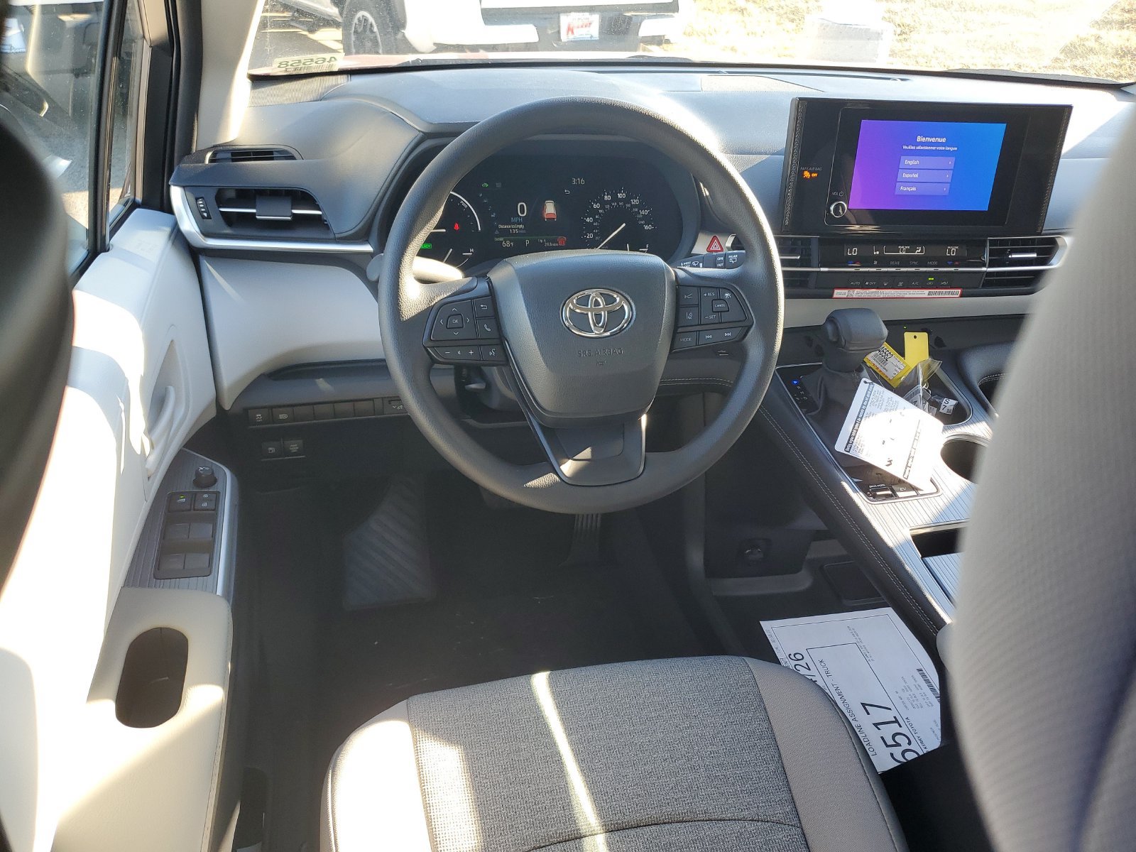 New 2026 Toyota Sienna LE FWD image 10