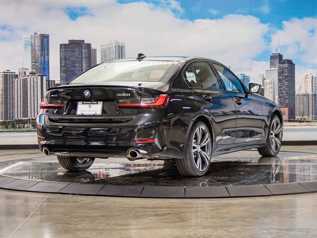 Certified 2022 BMW 330i xDrive Sedan w/ Driving Assistance Package image 8