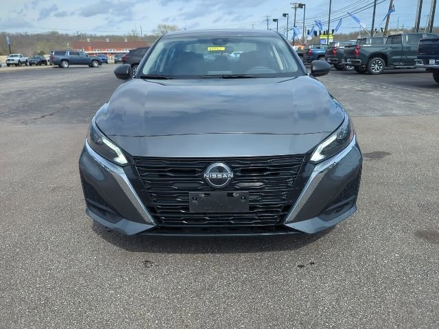 Used 2024 Nissan Altima 2.5 SV FWD image 3