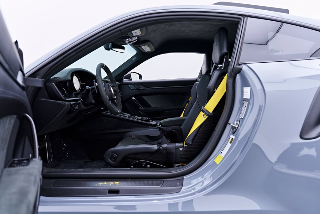 Used 2024 Porsche 911 GT3 RS w/ Weissach Package RWD image 39